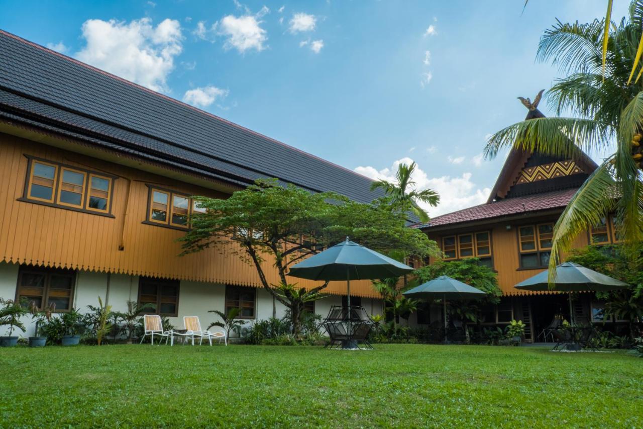 Arsela Hotel Pangkalanbuun Eksteriør billede